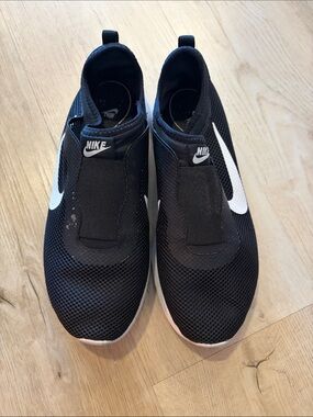 Nike tanjun slip ons 8.5